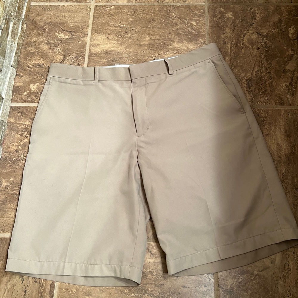Golf Shorts - Picture 4 of 8